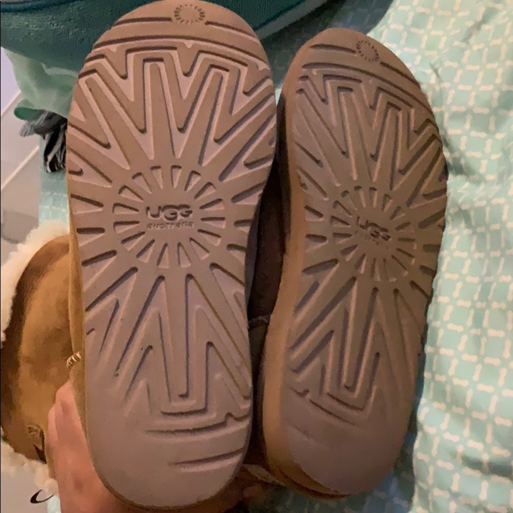 uggs - Picture 3 of 3